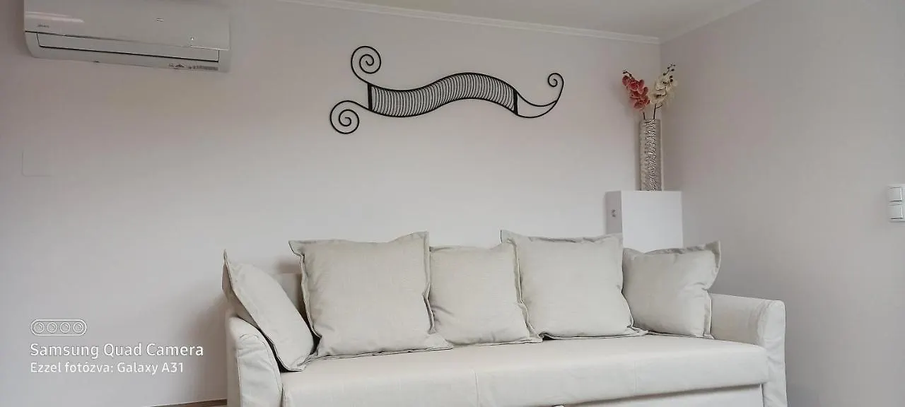 Julia Apartman إغير
